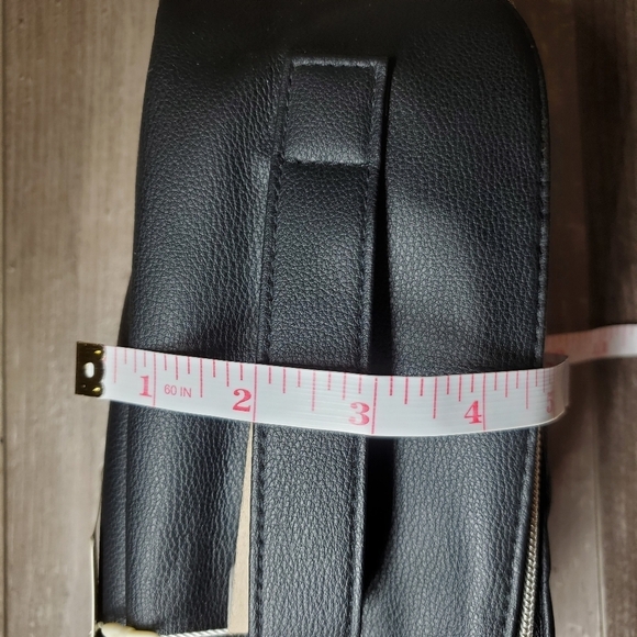 NWT Primark Black Cosmetic Bag with Quilted Texture and Gold Hardware Letter "L" - Picture 9 of 16